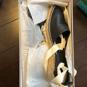 NWT Everlane leather wrap around the ankle closed toe espadrilles